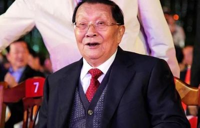 这个村子自称天下第一,村民们各个都是富豪,现在怎么都沉默了